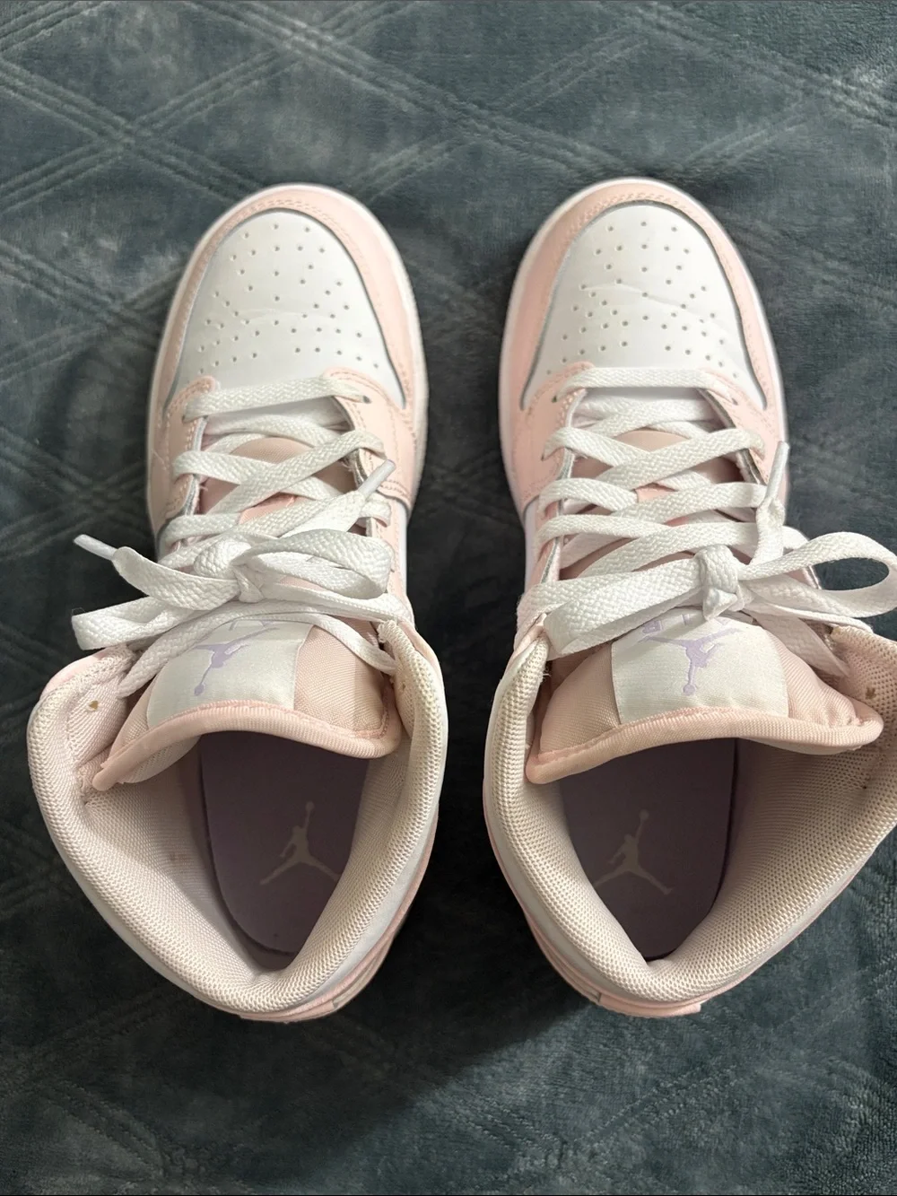 Nike mid top